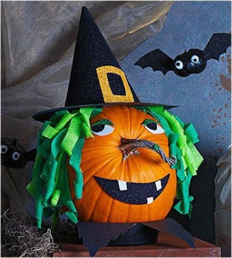 The perfect DIY Halloween project: A gleaming pumpkin with witch hat